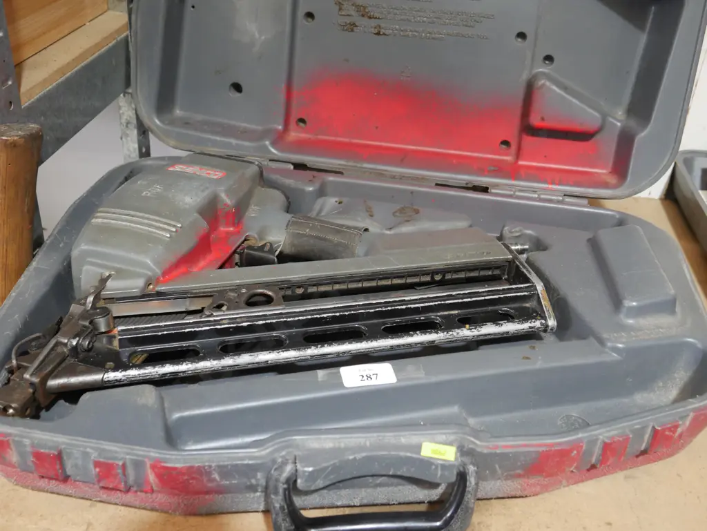 Senco nailer Image 1++