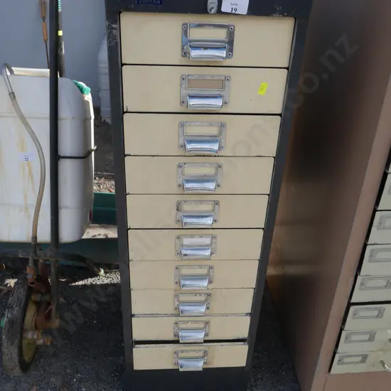Filing drawers