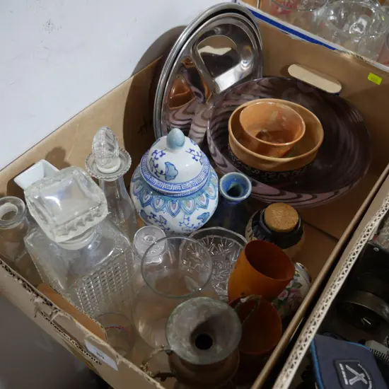 Vases, bowls, decanters etc