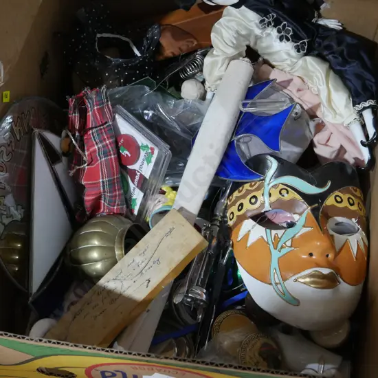 Box of nicnacs, allsorts