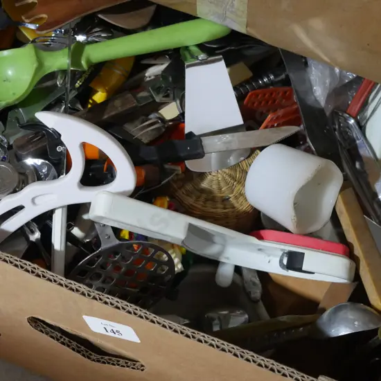 Kitchen utensils, plastic drinking glasses