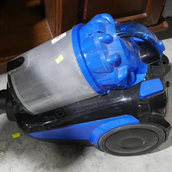 Living and co vacuum