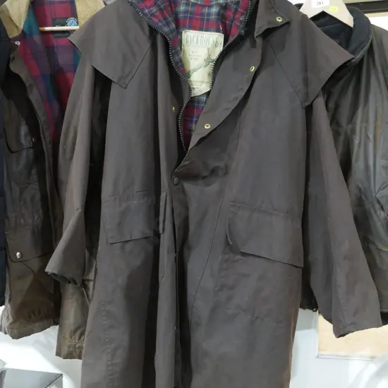 Black house oil skin jacket size 107cm