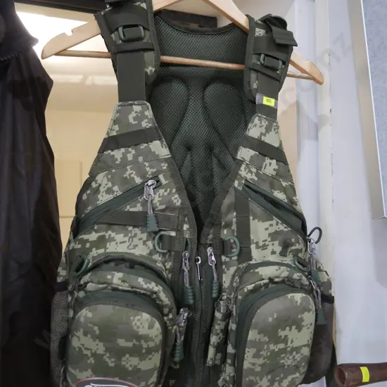Fishing vest