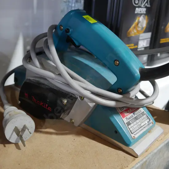 Electric planer