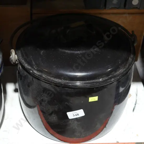 Judgeware enamel pot
