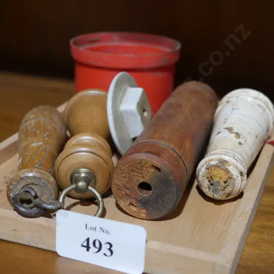 Toilet pulls, tap badges