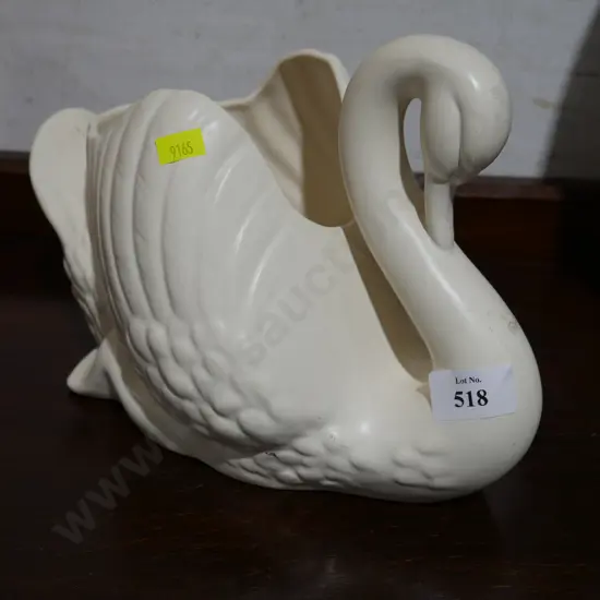 Large Crown Lynn swan, hairline to wing