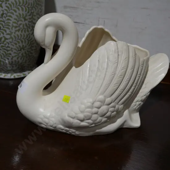 Large Crown Lynn swan, crack to base