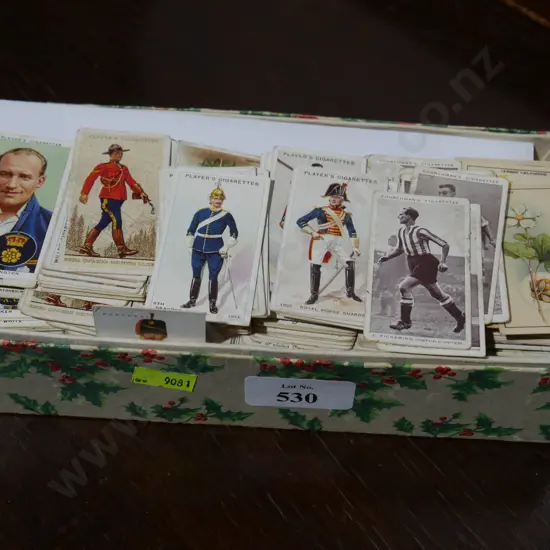 Cigarette cards, approx 1000