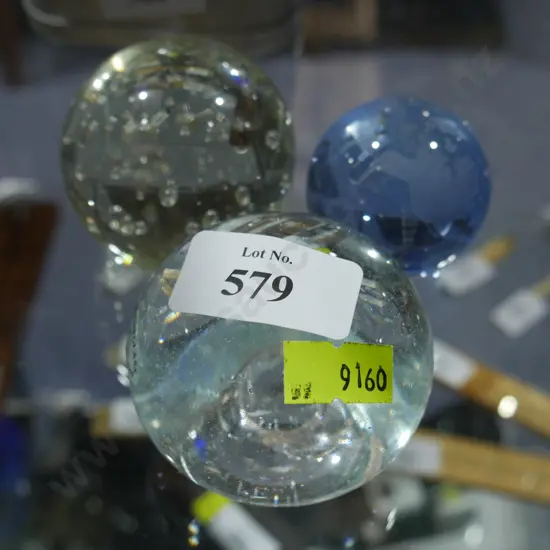 3 glass paperweights, Hoglund, world map etc