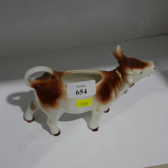 Cow creamer