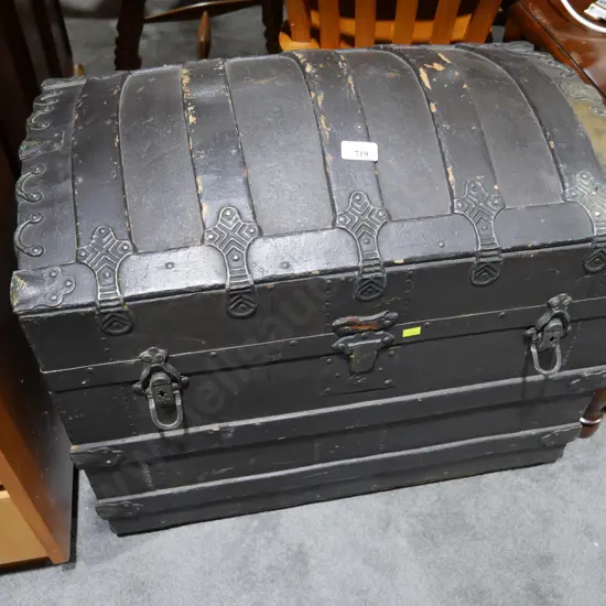 Steamer trunk