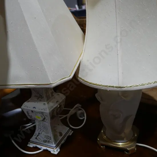 2 table lamps