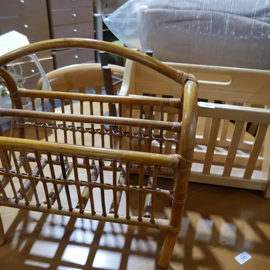 2 magazine racks & small side table