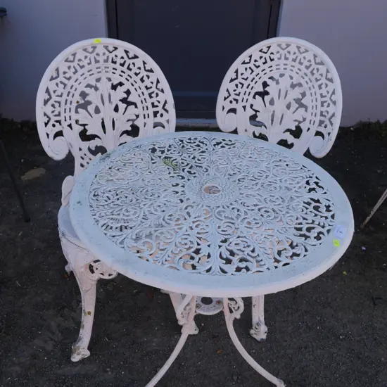 Cast aluminium outdoor furniture