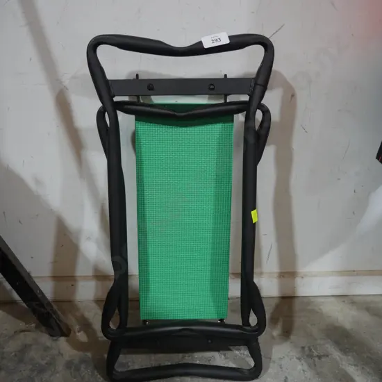 Garden kneeler