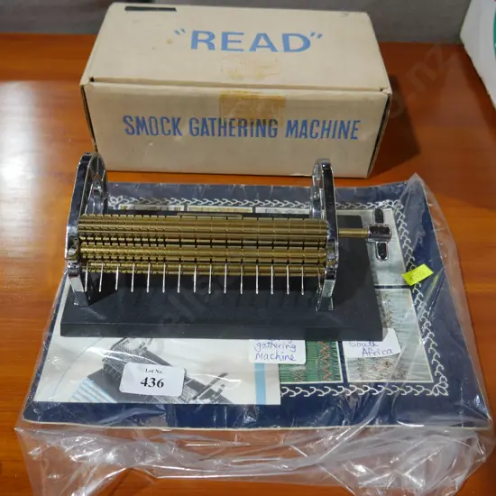 Smock gathering machine
