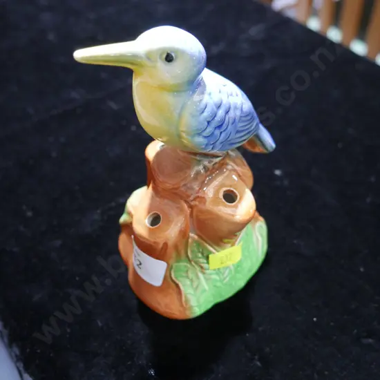 Bird hat pin holder, Crown Lynn