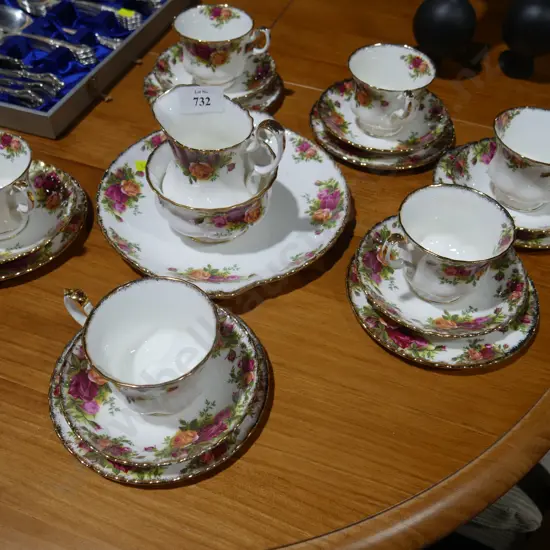 Royal Albert teaset. Old country roses