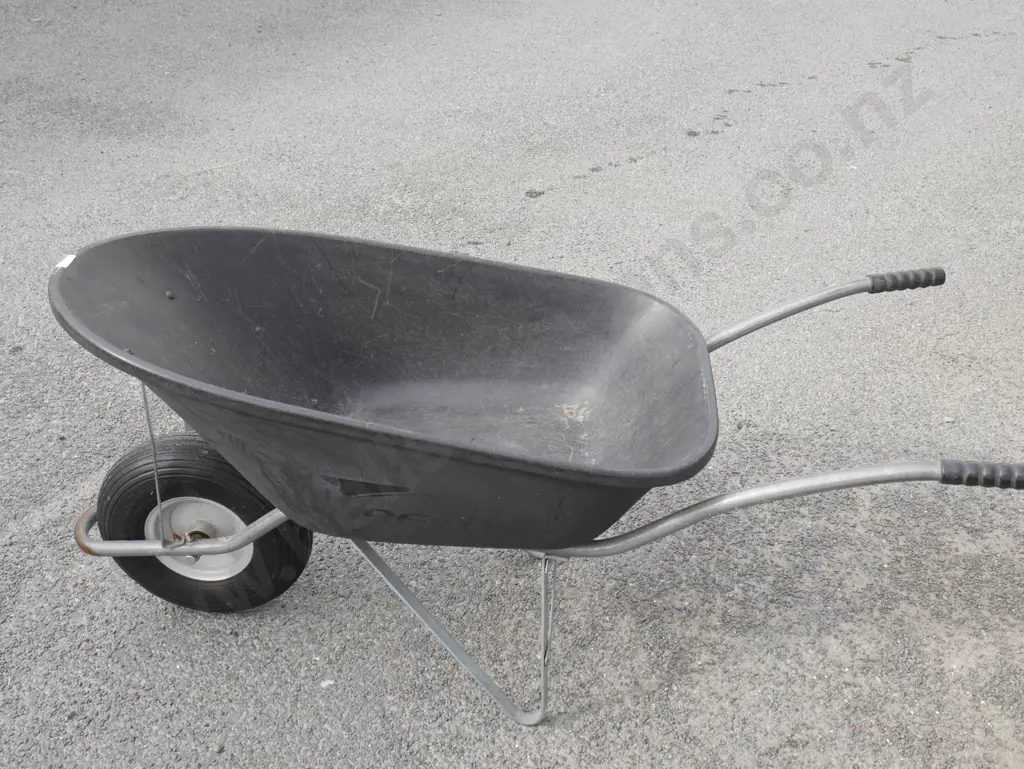 Wheelbarrow Image 1++
