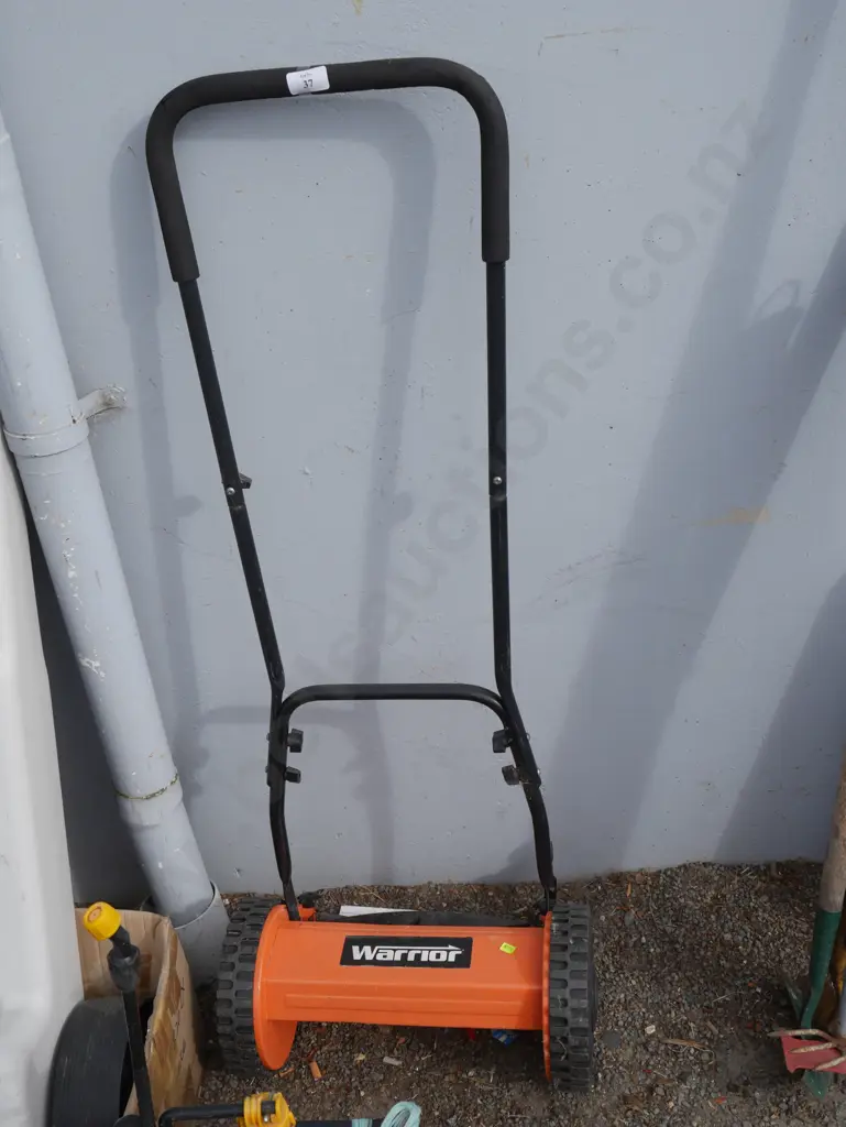 Warrior push reel mower Image 1++