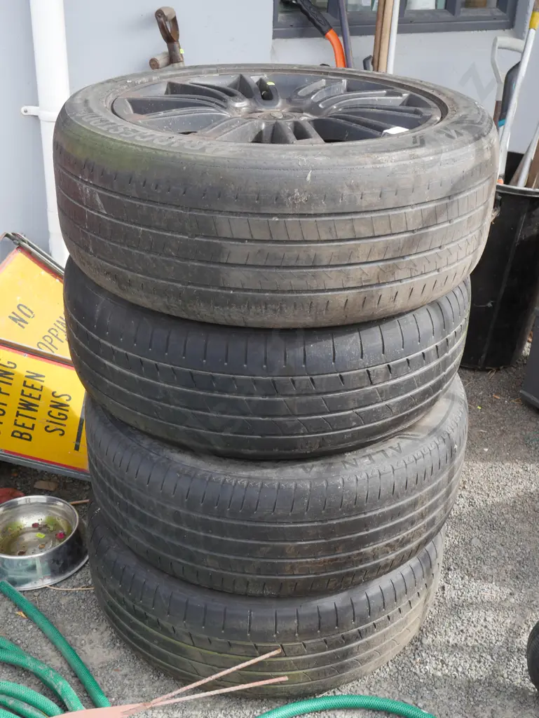 4 Land Rover tyres Image 1++