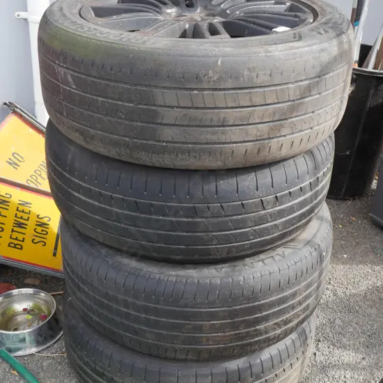 4 Land Rover tyres