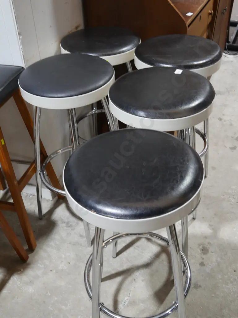 Five bar stools Image 1++