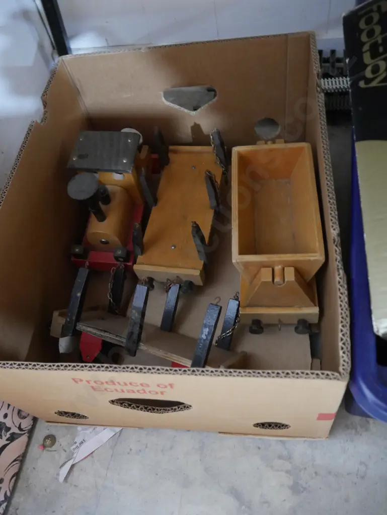 Four boxes of model trains etc Image 1++