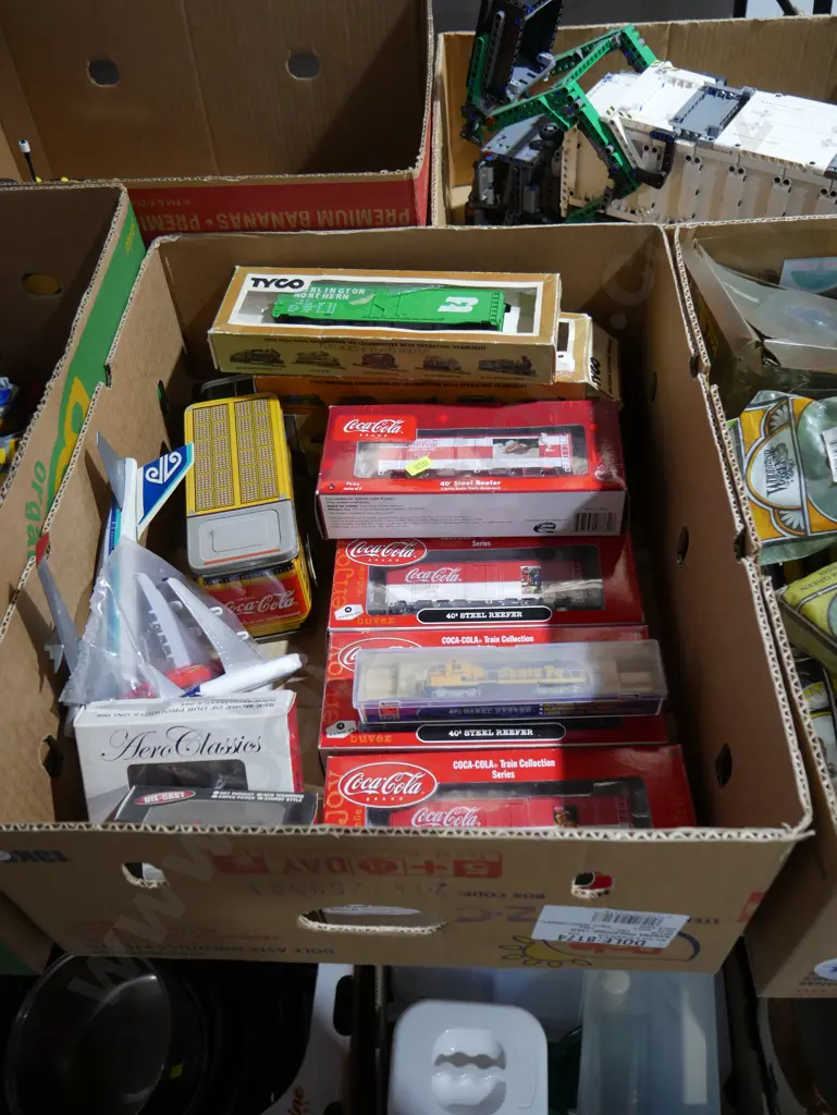 Coca-Cola model train carriages etc Image 1++