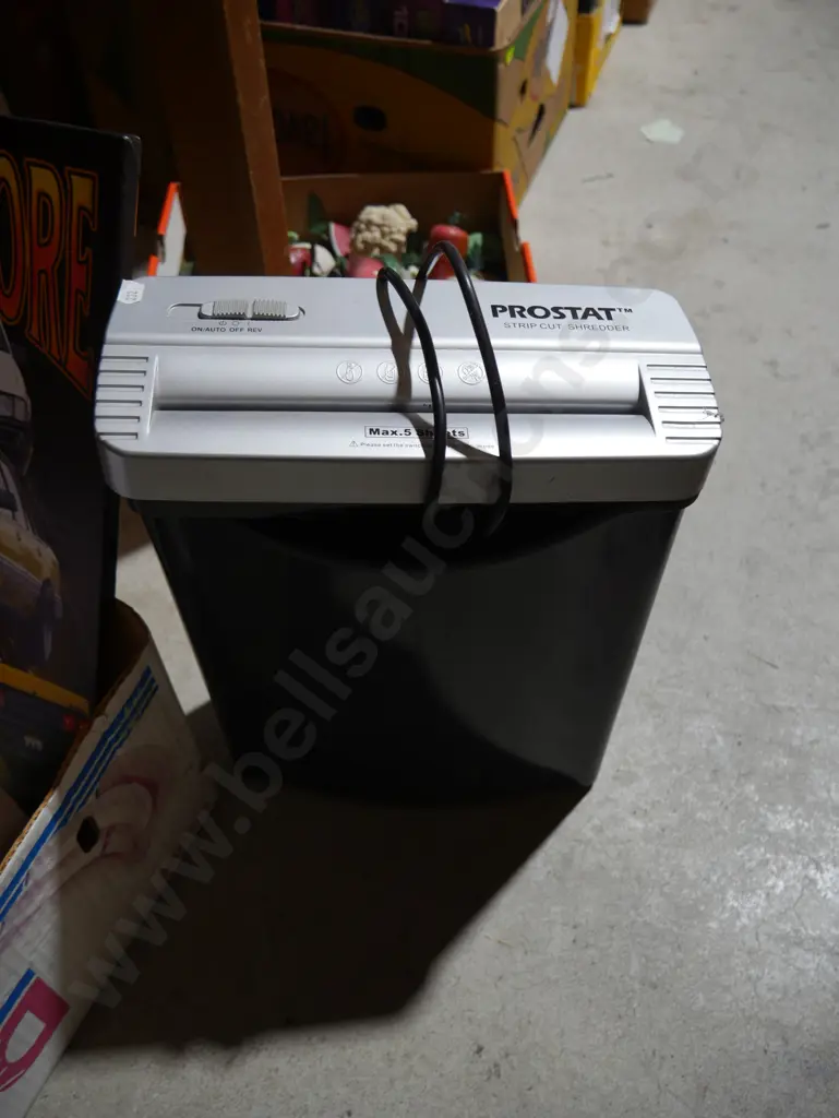 Paper shredder Image 1++