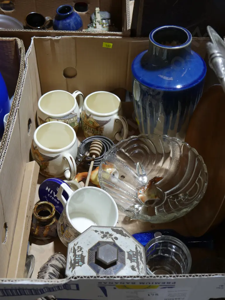 Pottery ware, glass bowl etc Image 1++