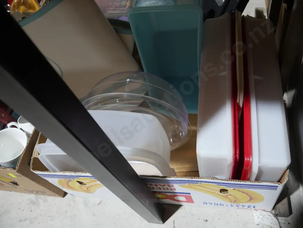 Plastic containers etc Image 1++