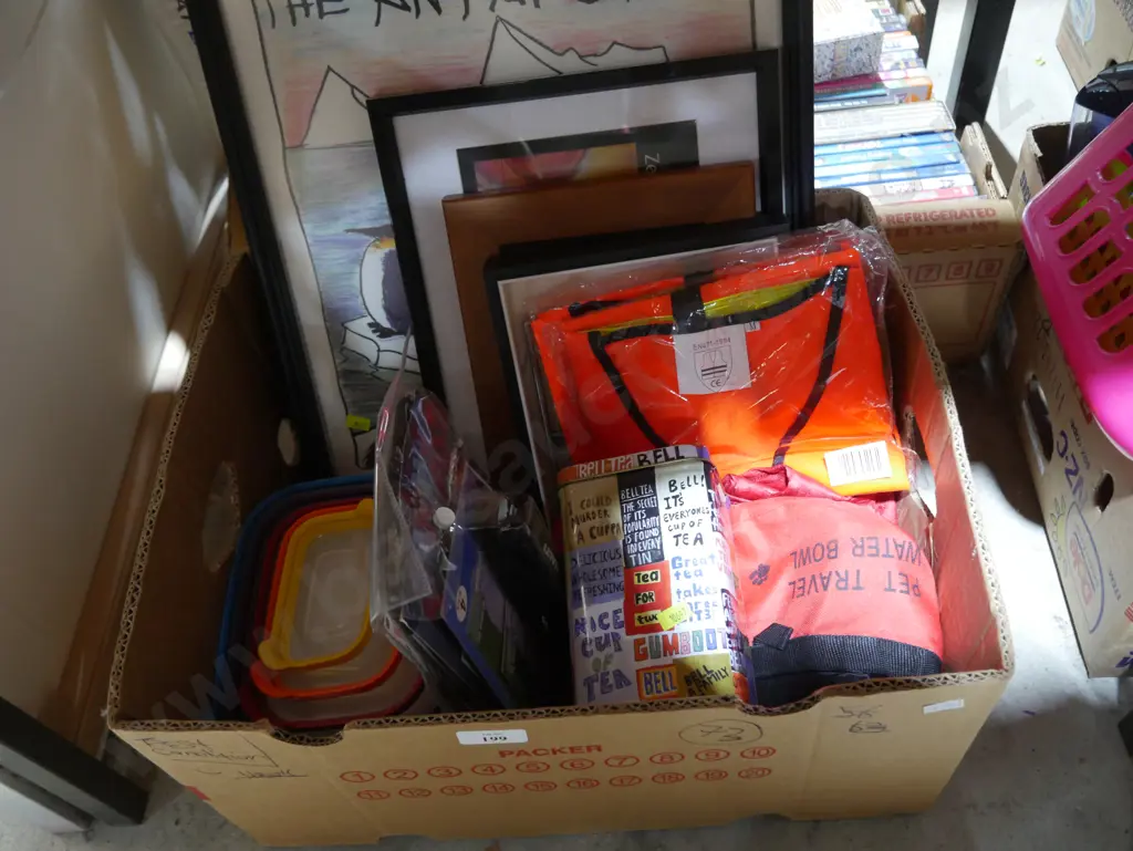 Plastic containers, artworks etc Image 1++