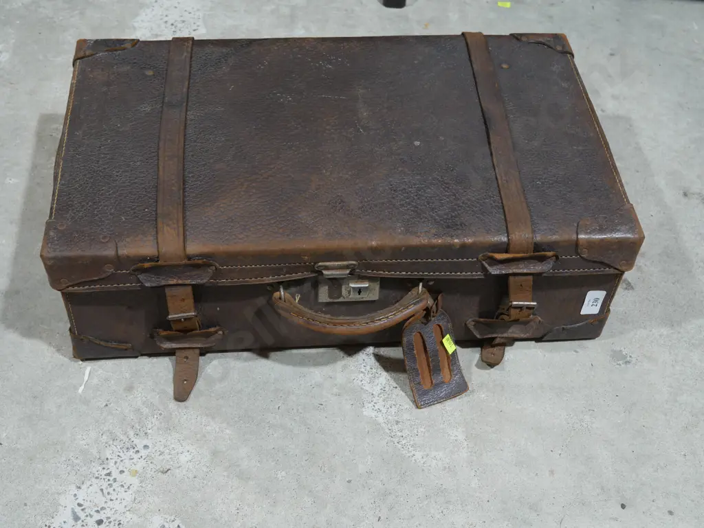 Old leather case Image 1++