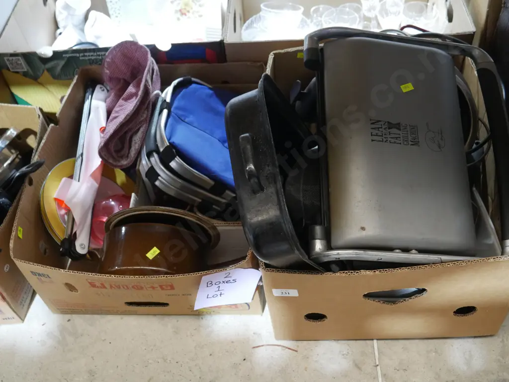 Two boxes of kitchenware Image 1++