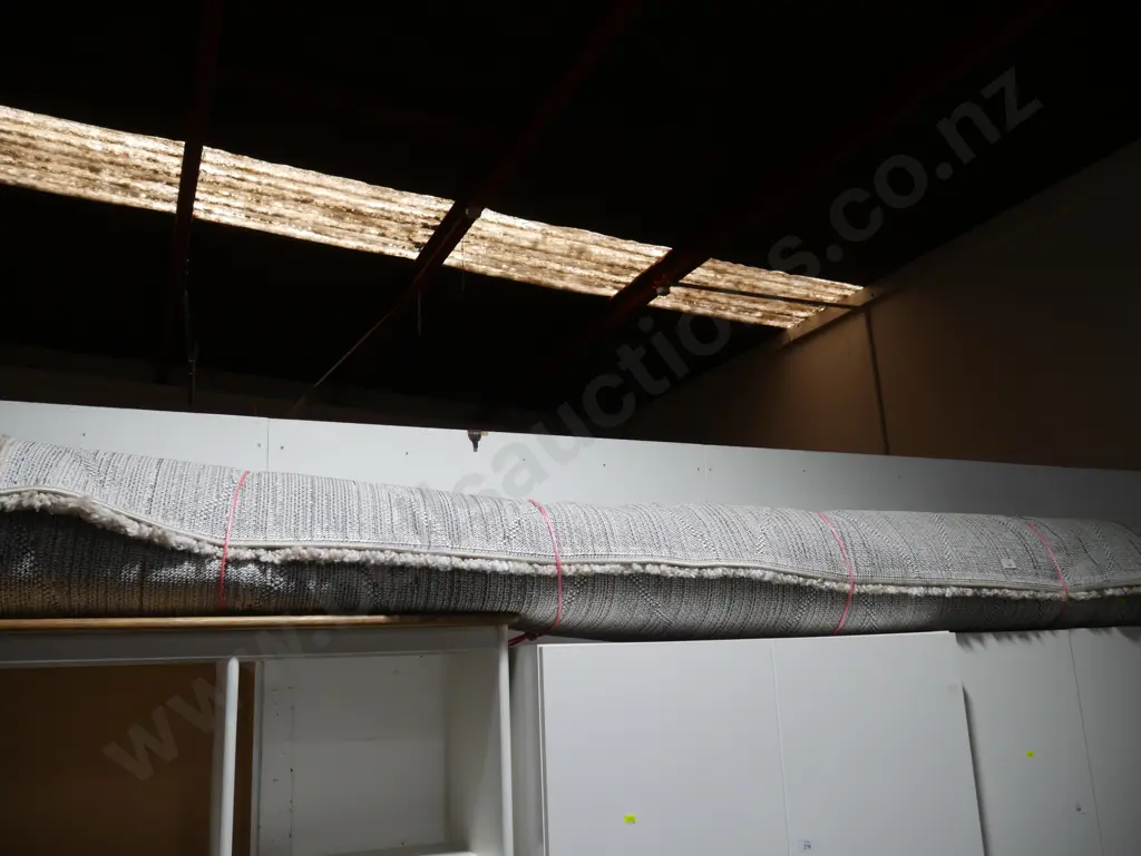 Large floor rug Image 1++