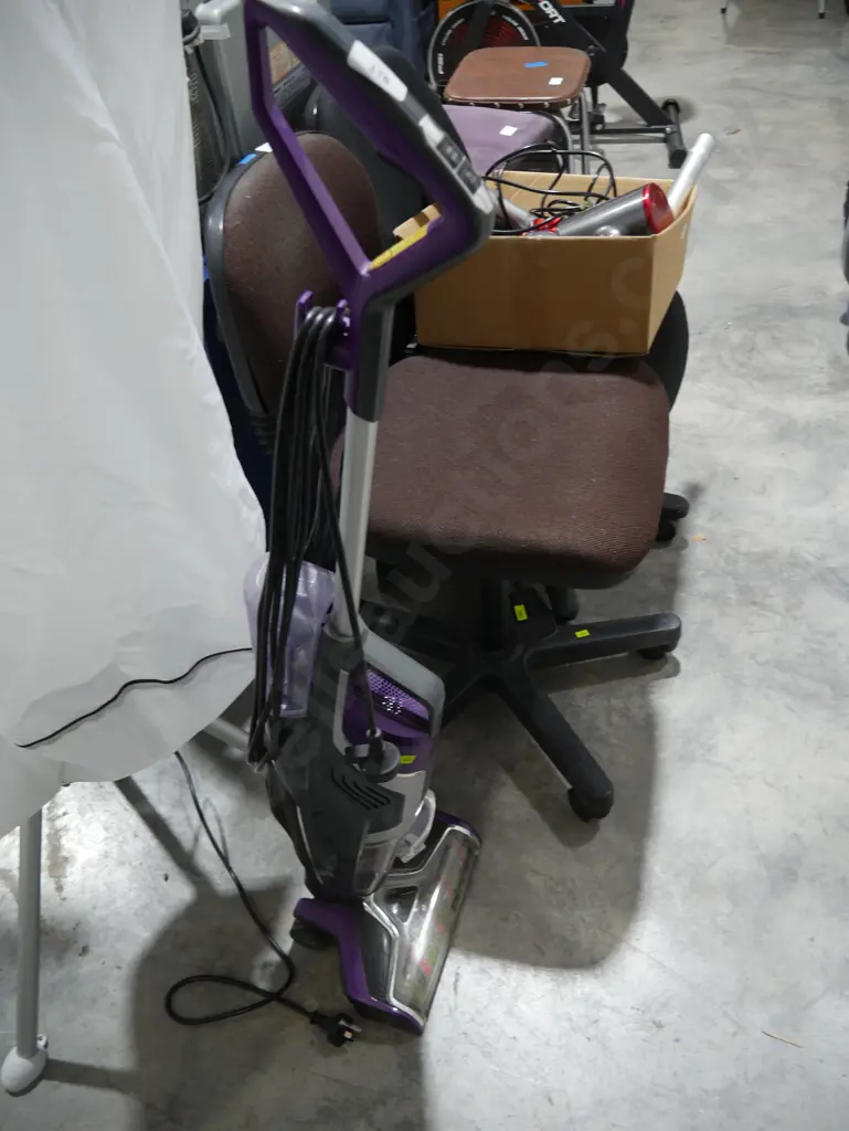 Bissell vacuum Image 1++