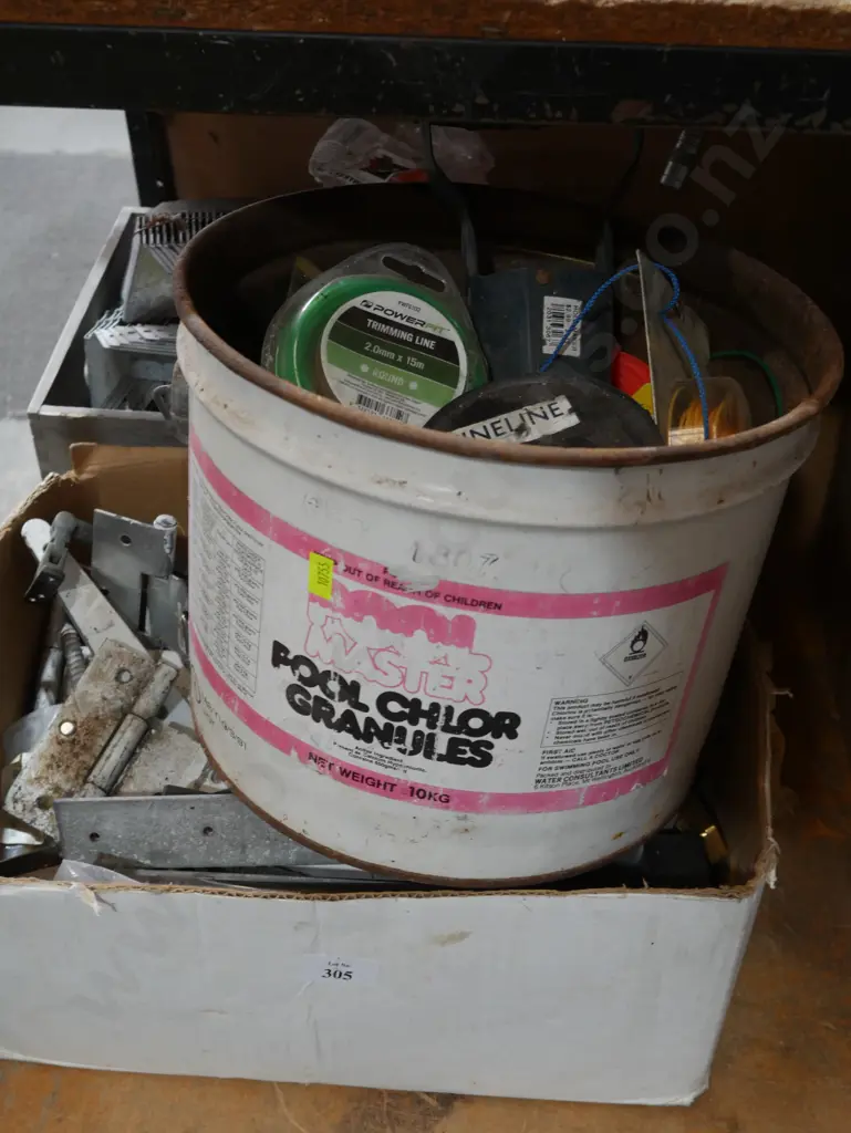 Hinges, brackets etc Image 1++