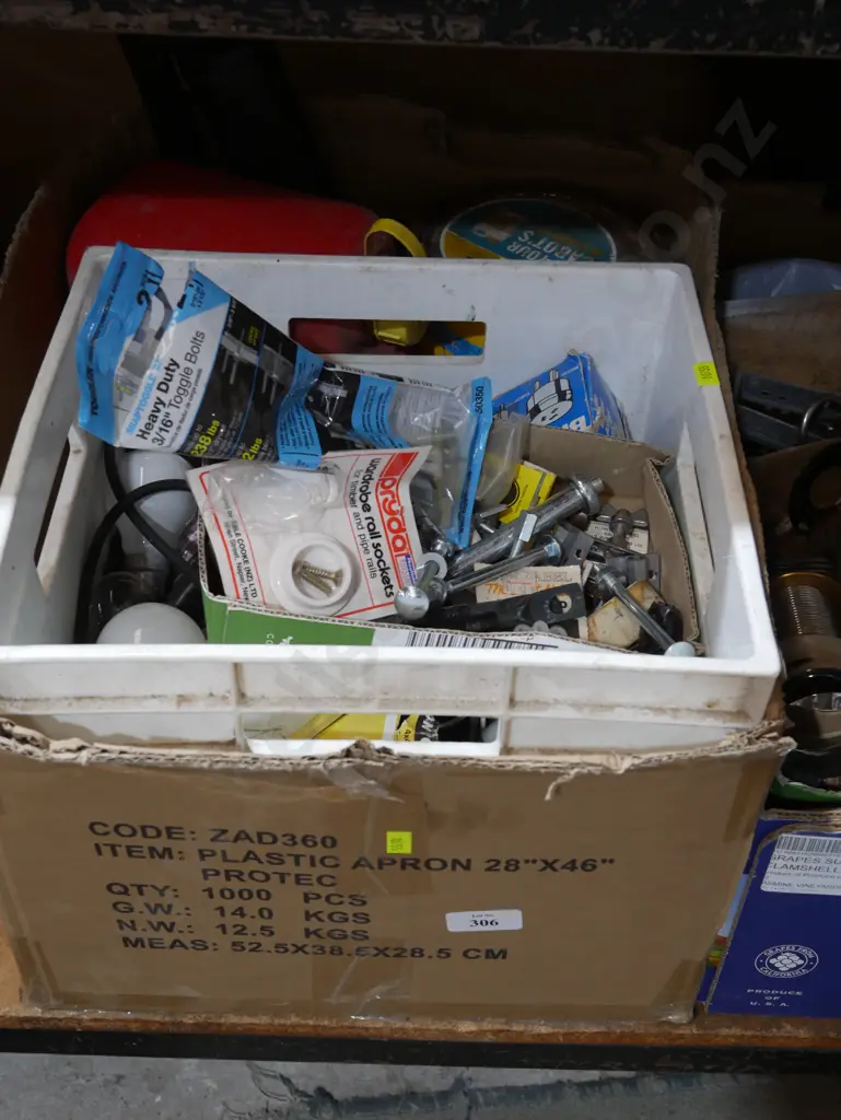 Light bulbs, petrol can etc Image 1++