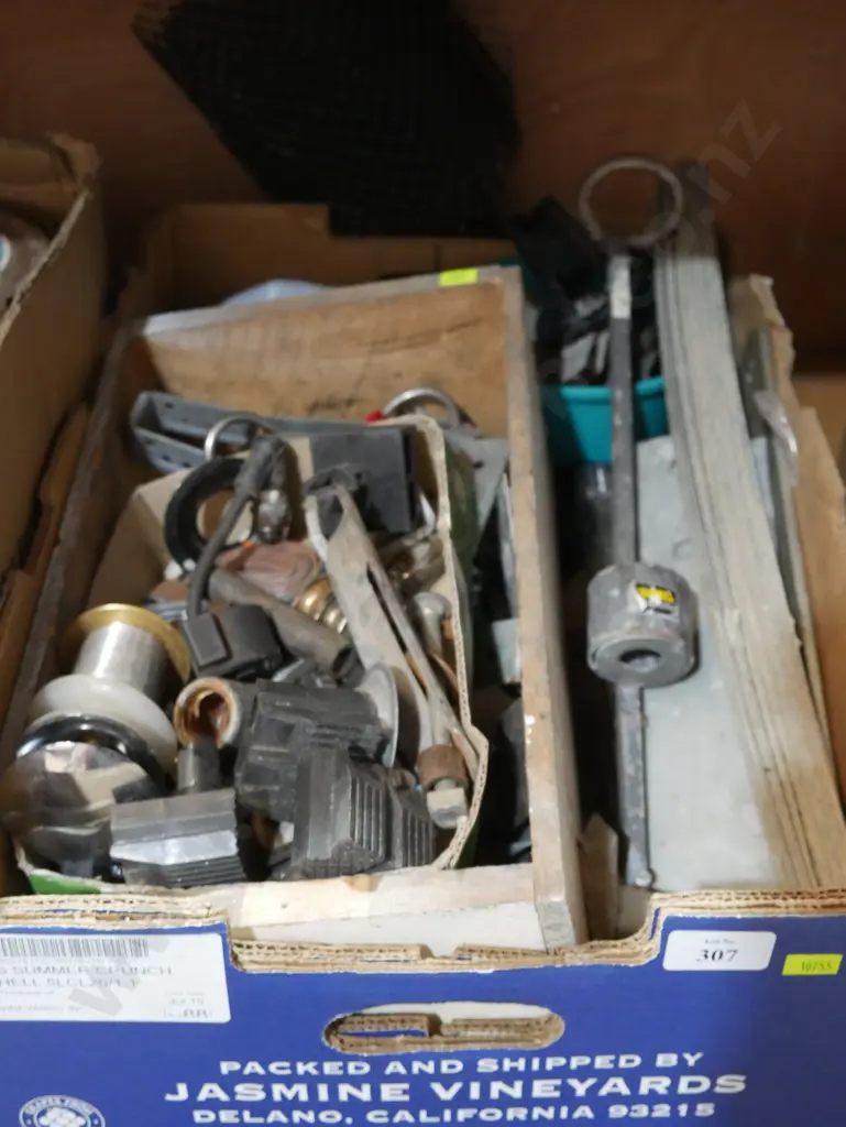 Assorted workshop sundries Image 1++