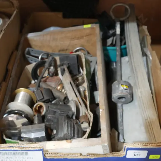 Assorted workshop sundries