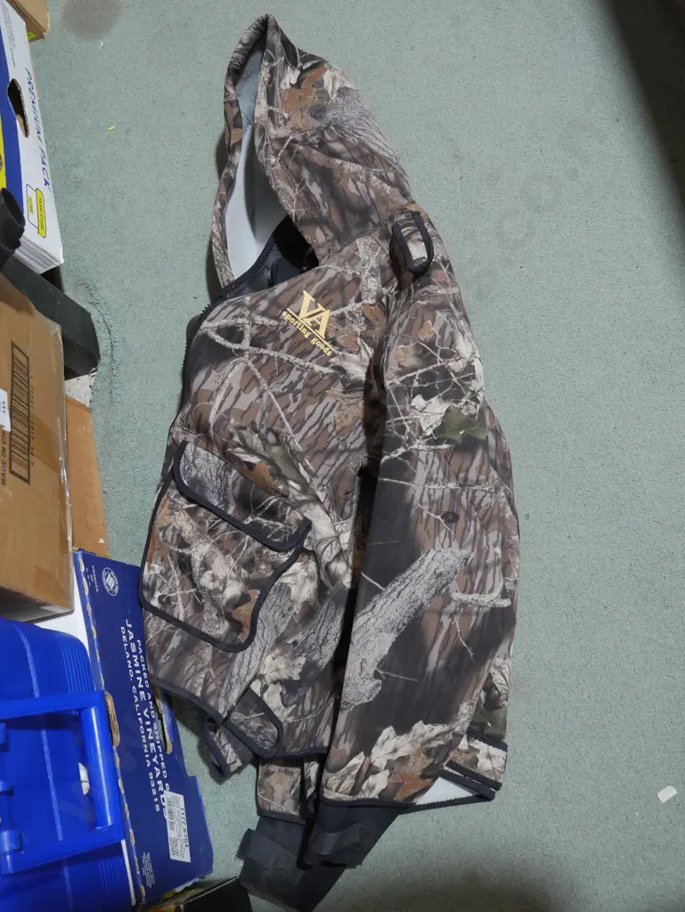 Waders and jacket Image 1++