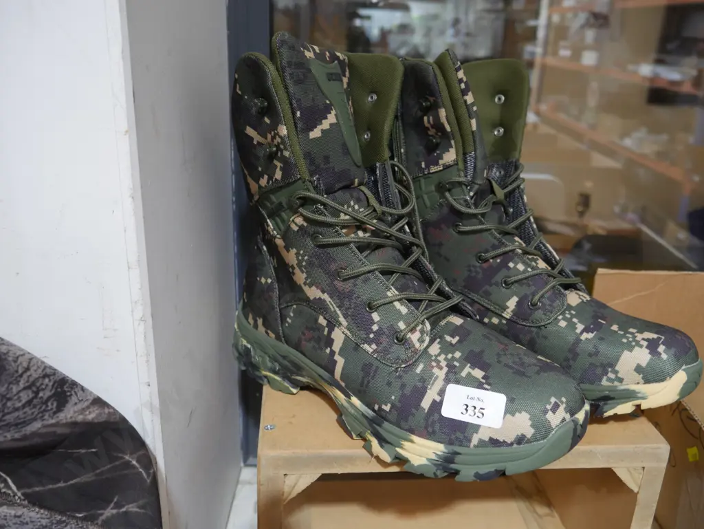New camouflage boots Image 1++