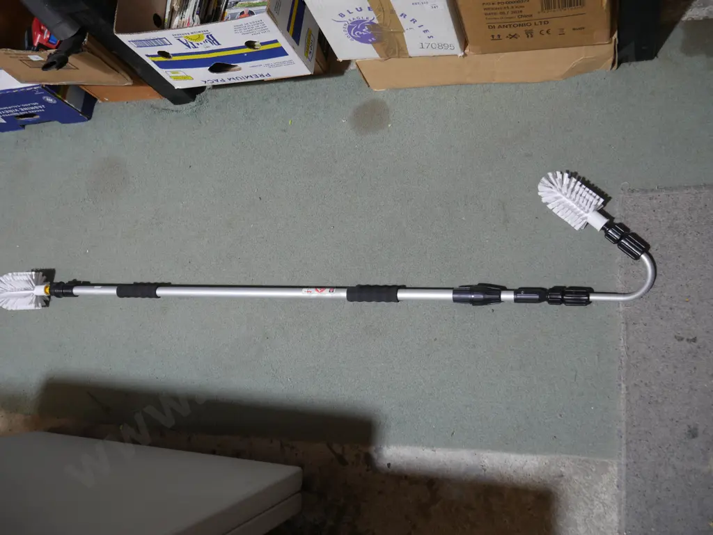 Gutter brush Image 1++