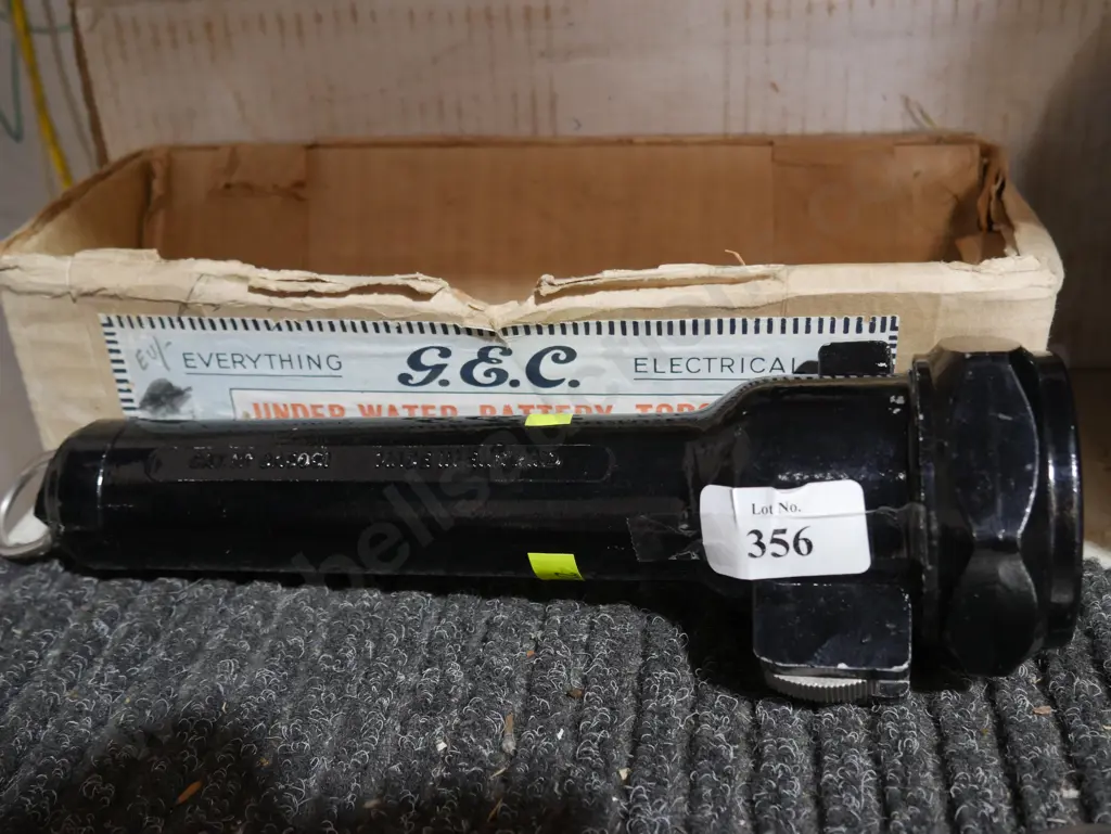 Underwater battery torch Image 1++