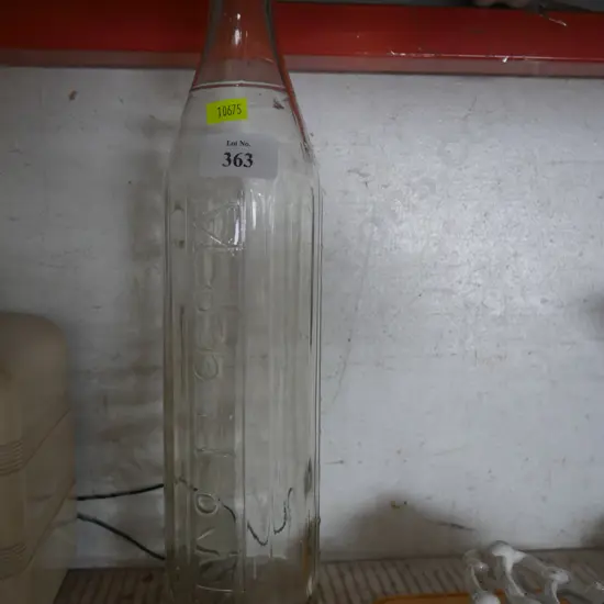 Mobile oil glass bottle