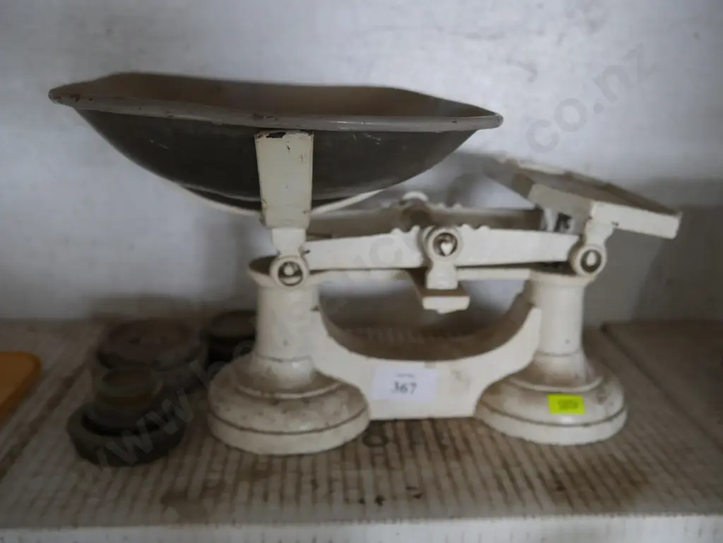 Scales and weights Image 1++