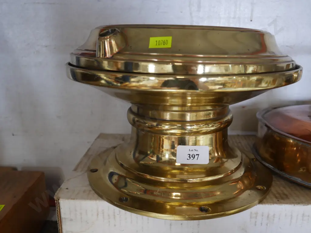 Brass rail carriage light Image 1++